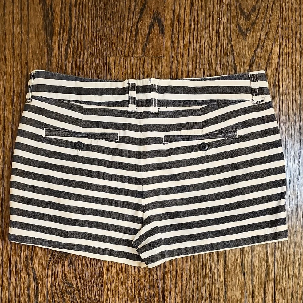 GAP Black and White Striped Women's Shorts - Picture 3 of 6